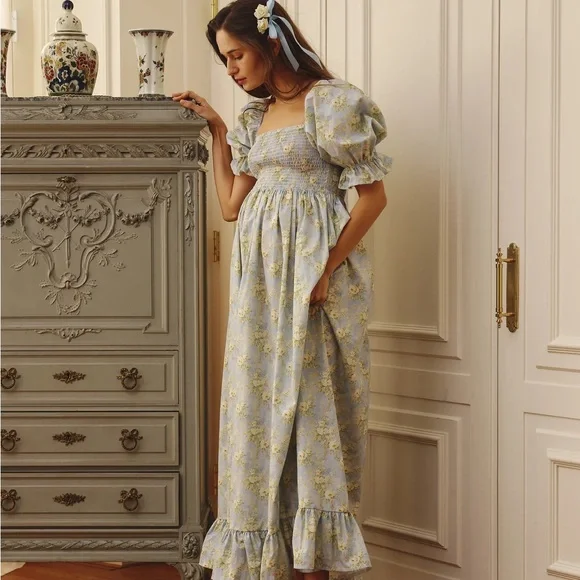 Smocked floral puff sleeve dress - Picture 1 of 4